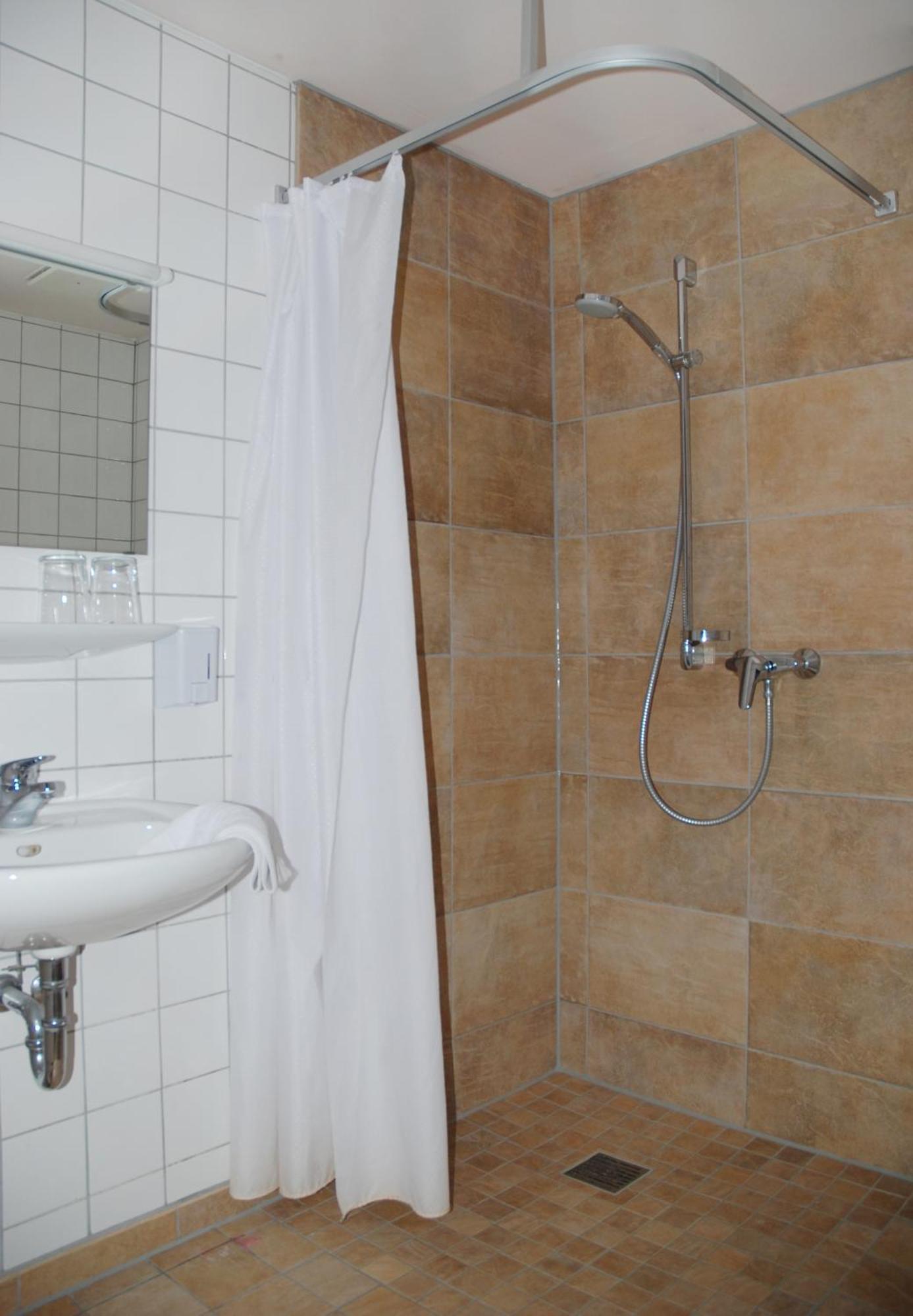 Hotel & Cafe Ritter Von Boehl 다이데스하임 객실 사진